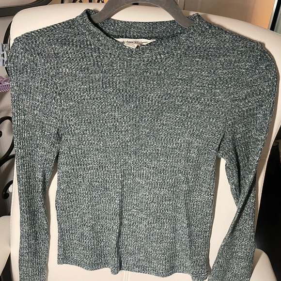 Dark Green Long Sleeve Crop Top - Picture 1 of 3